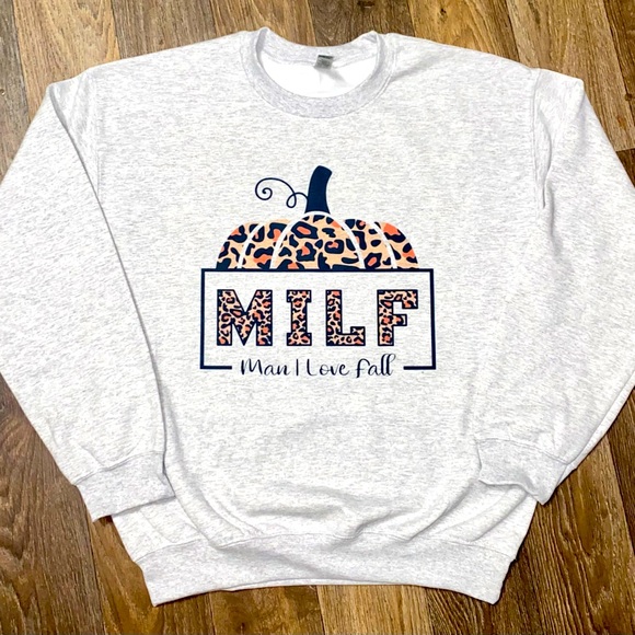 🆕 Gildan Fall Crewneck Sweatshirt - Picture 1 of 1